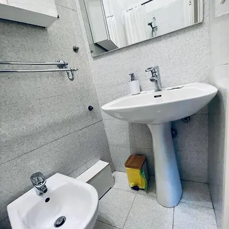 Appartamento Cozy 3 Minute Walk To Sea And Center *