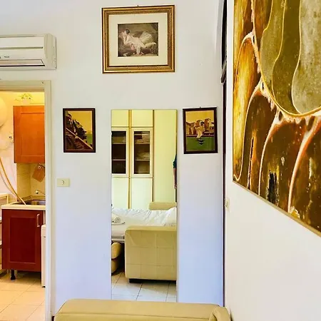 Cozy 3 Minute Walk To Sea And Center Appartamento